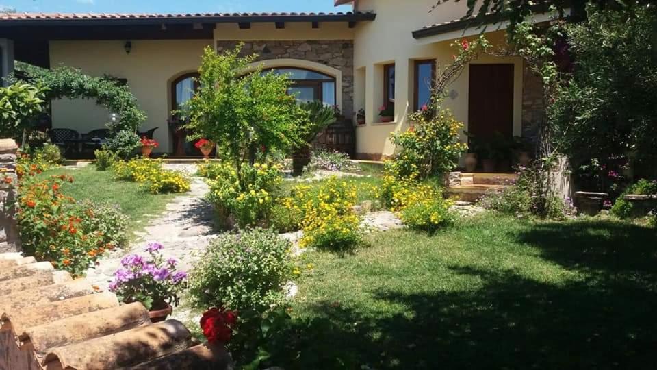 B&B Ottoulivi Сардара Екстер'єр фото